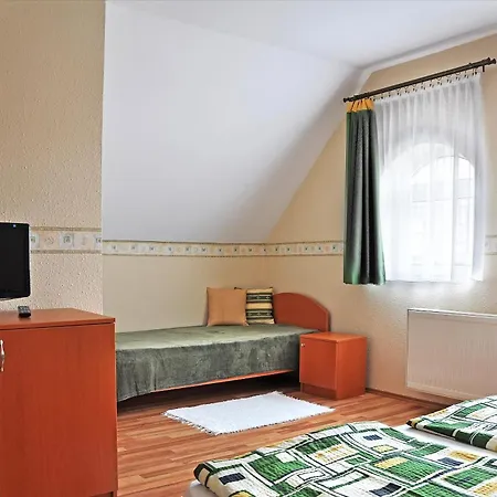 Napsugar Vendeghaz Апарт-отель Тихань